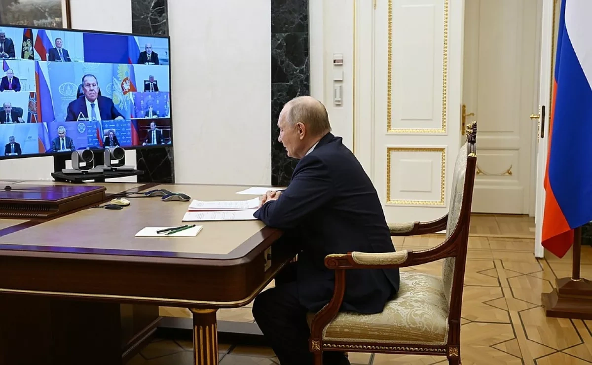 Putin chairs online Security Council meeting
