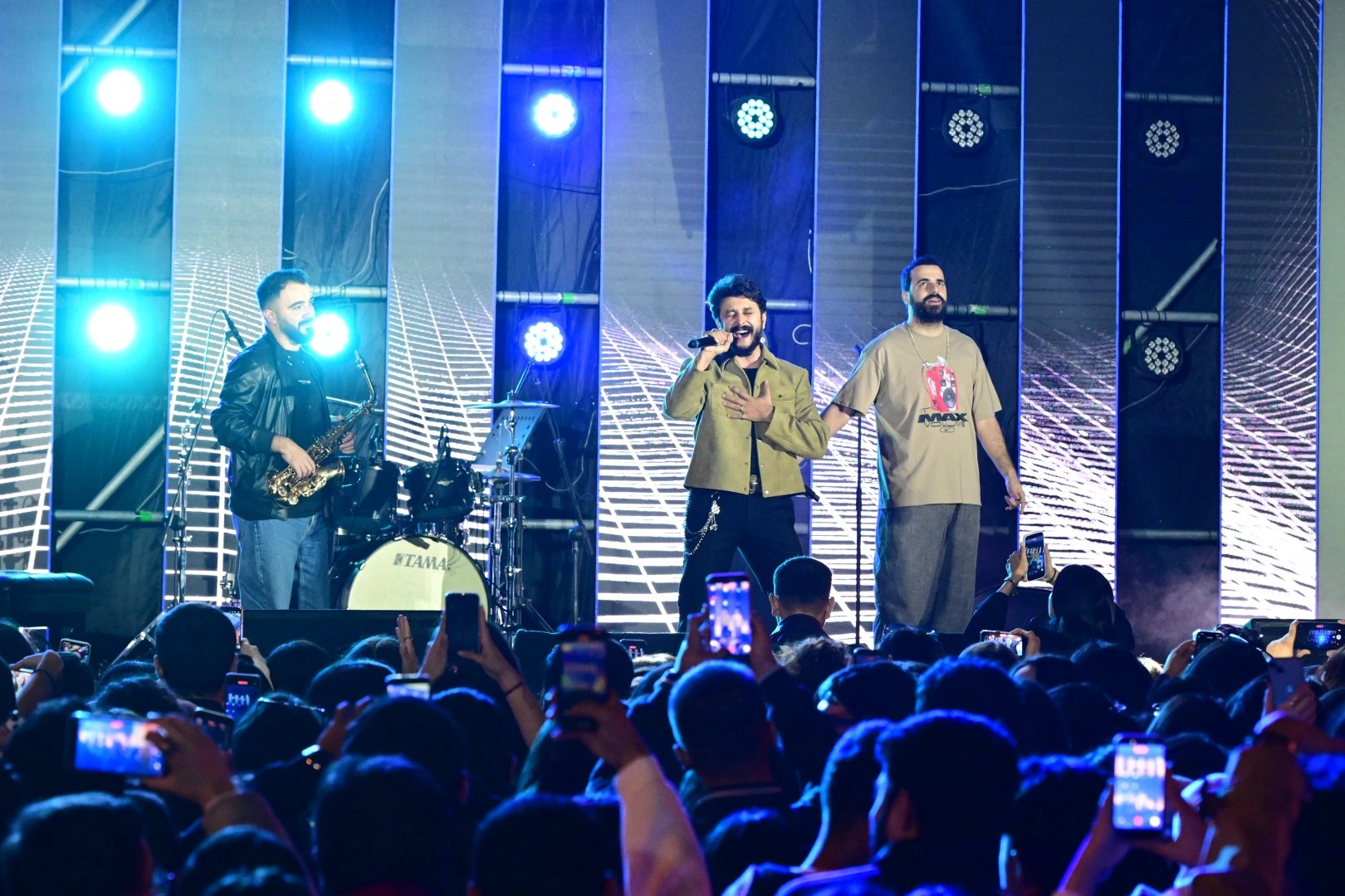 Pop stars take stage at Baku Olive Festival (PHOTO)