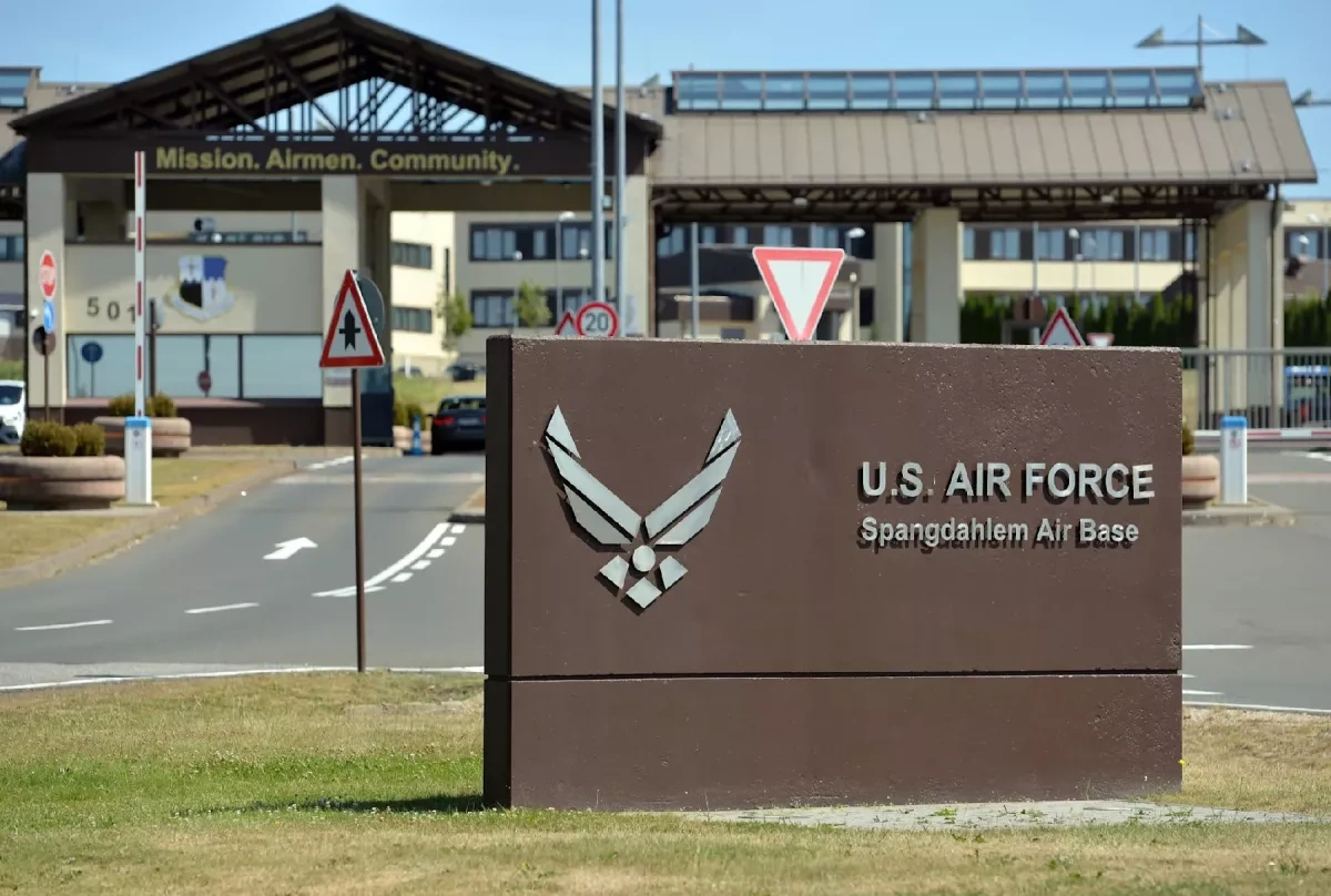 Welt: Military aircraft crashes near US air base in Germany