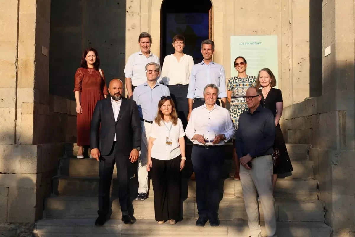 OSCE chairperson-in-office tours Baku's historic Icherisheher PHOTO