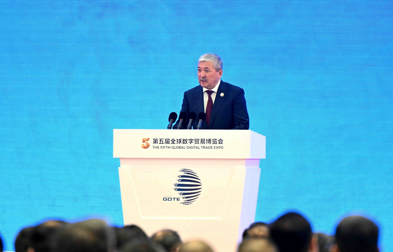 Kyrgyzstan seeks to expand international cooperation in digital trade and AI