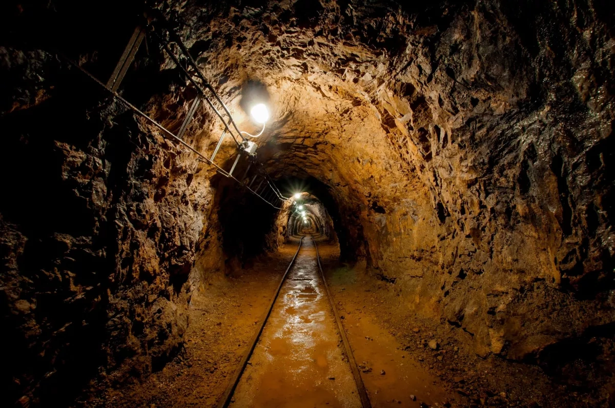 Canadian mining town recycles coal past into clean energy future