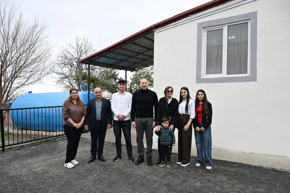 President Ilham Aliyev, First Lady Mehriban Aliyeva inspect restoration of individual houses and infrastructure in Khanoba village of Khojavend (PHOTO)