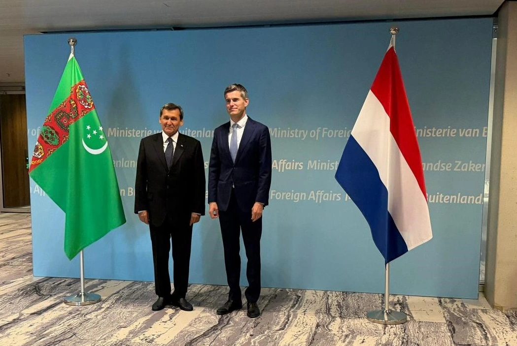 Turkmen and Dutch foreign ministers hold talks in The Hague