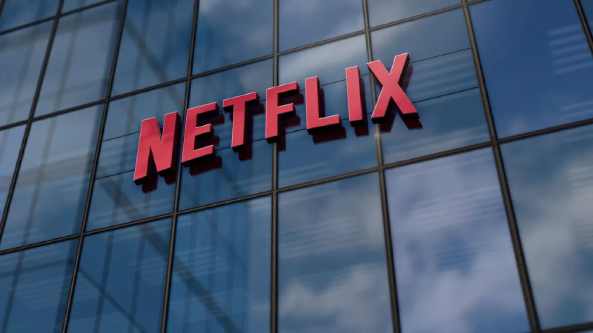 Netflix considers live TV, bundles in bid to win back viewer attention