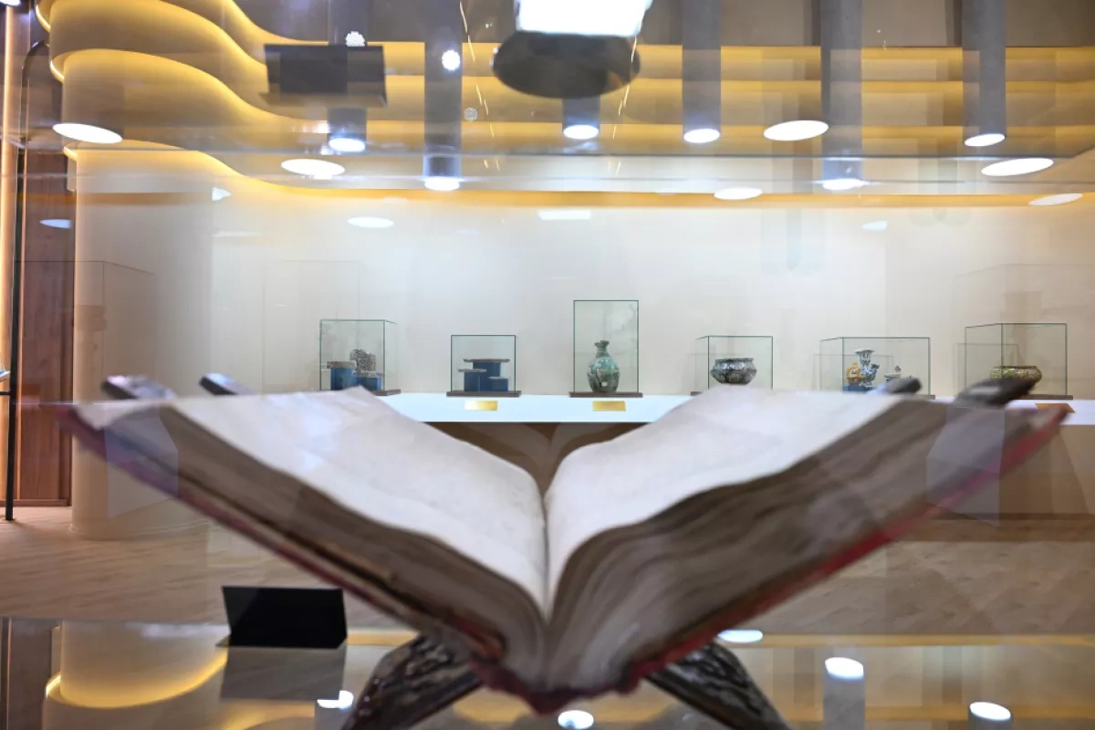 Azerbaijani president tours “Azret Sultan” museum-reserve in Turkistan PHOTO