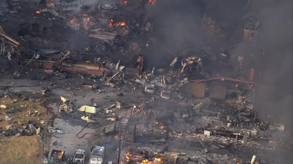 Fertiliser blast triggers major fire in southeast England, prompting evacuations PHOTO/VIDEO