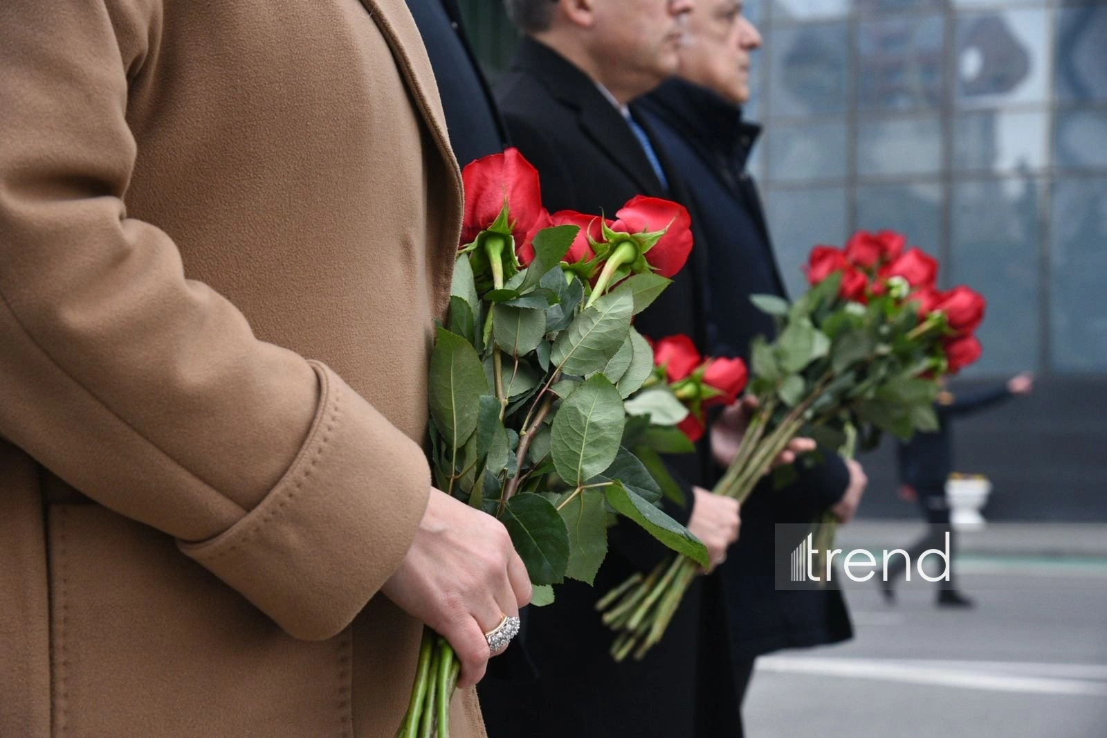 Azerbaijani people visit "Mother's Cry" monument on 34th anniversary of Khojaly genocide (PHOTO)