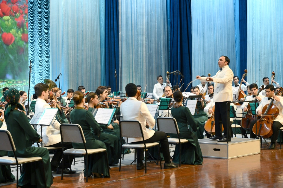 Leyla Aliyeva watches concert of State Symphony Orchestra of Turkmenistan in Ashgabat (PHOTO)