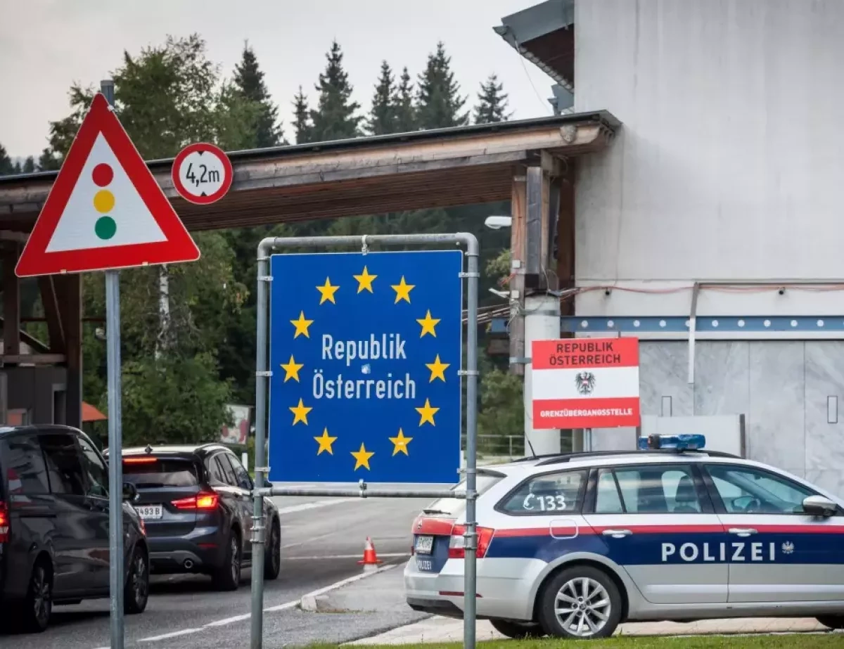 Austria to extend border controls with four neighbouring states