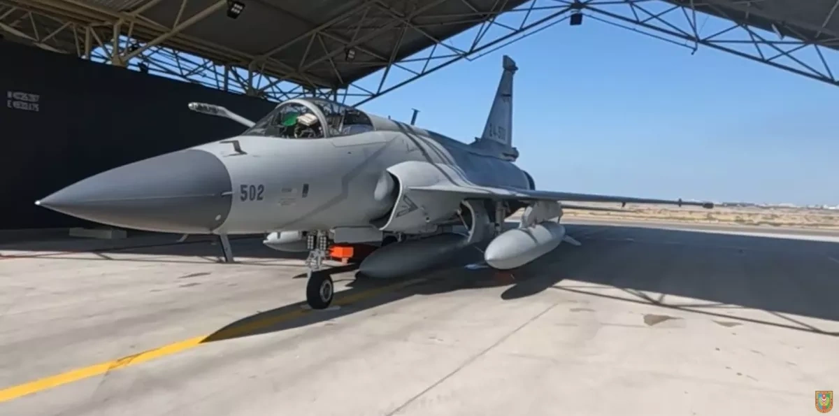 Azerbaijan shows off newly inducted JF-17 Thunder fighters PHOTO