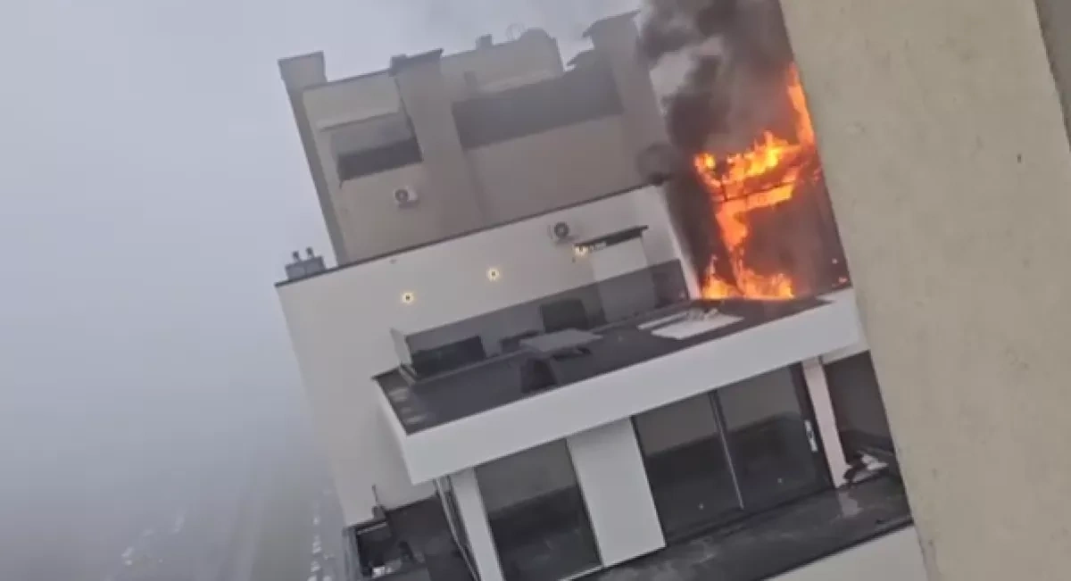 Fire erupts in high-rise residential building in Chisinau
 PHOTO/VIDEO