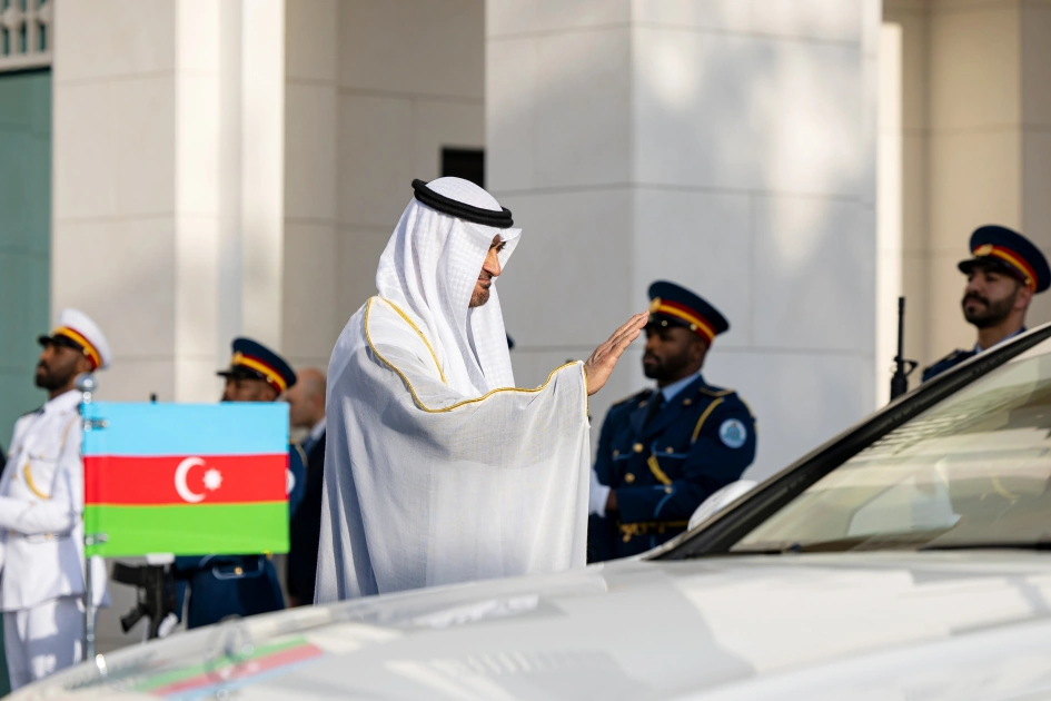 President Ilham Aliyev meets with President of United Arab Emirates in Abu Dhabi (PHOTO)