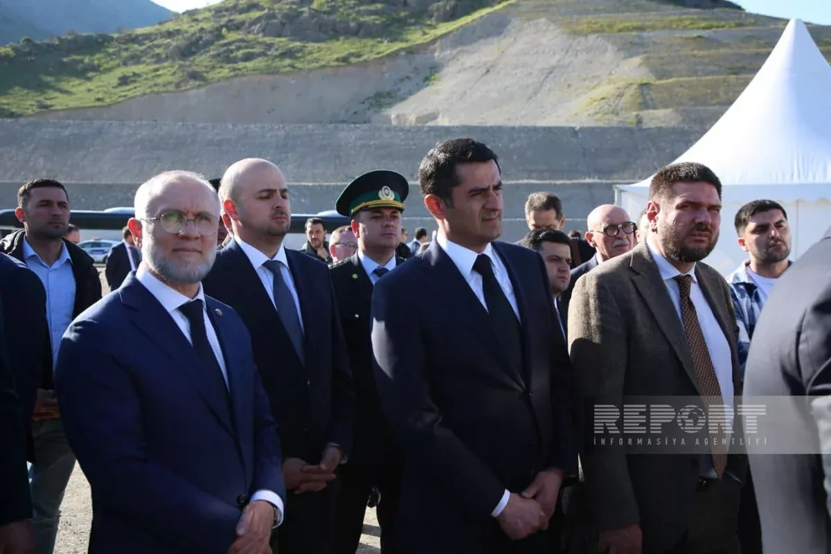 Azerbaijan, Russia inspect progress on strategic Aghband bridge project PHOTO
