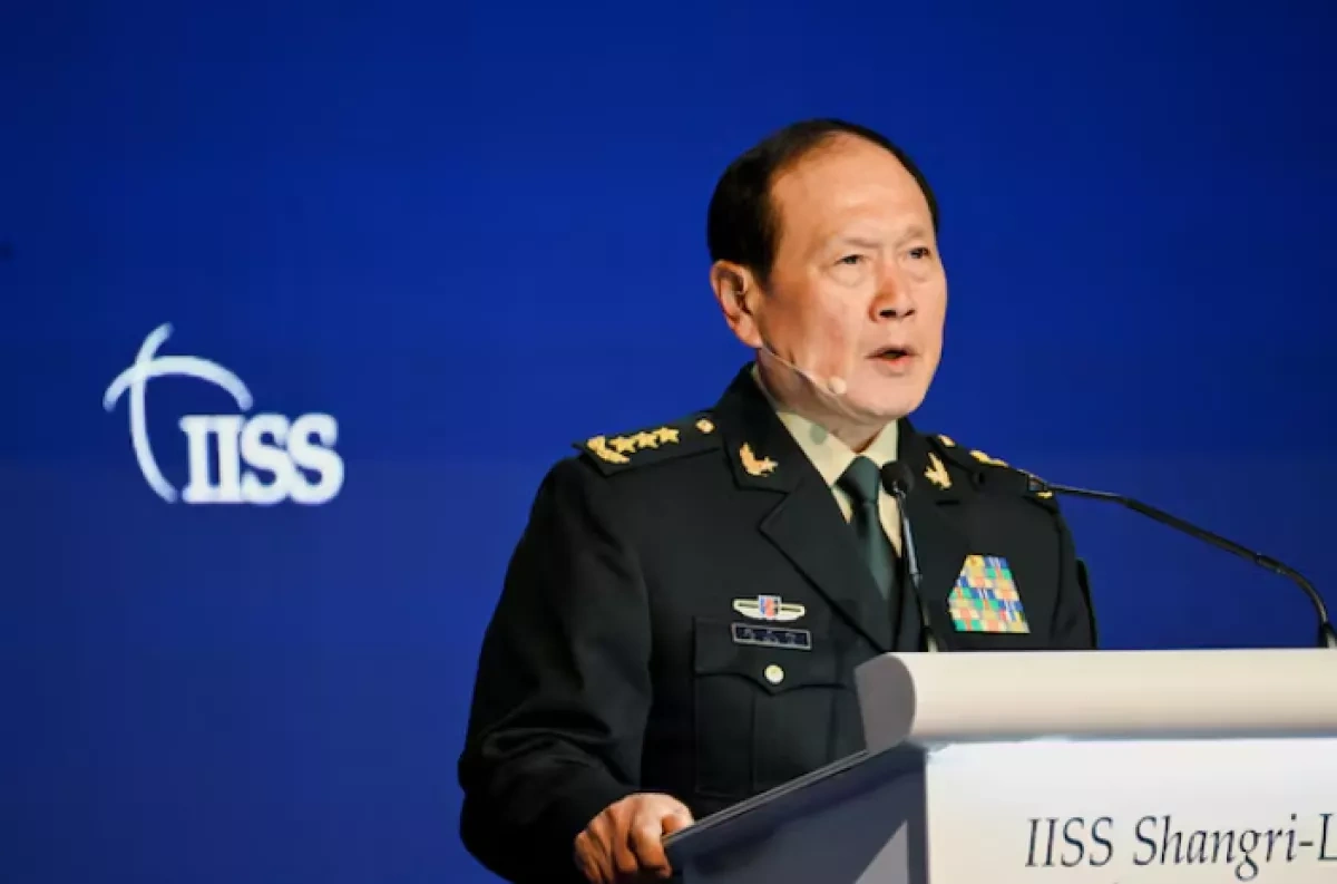 China sentences former defence ministers to death