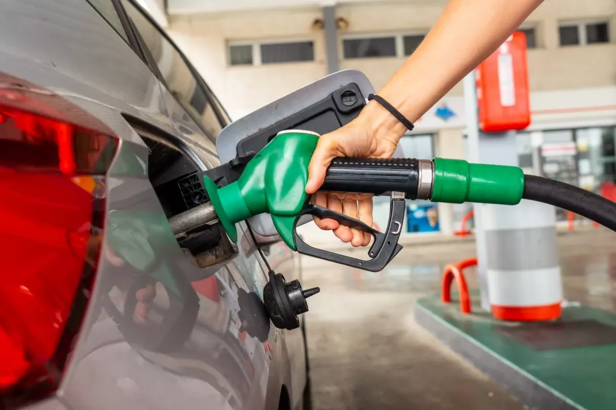 Czech PM moves to cap fuel markups, cut diesel tax