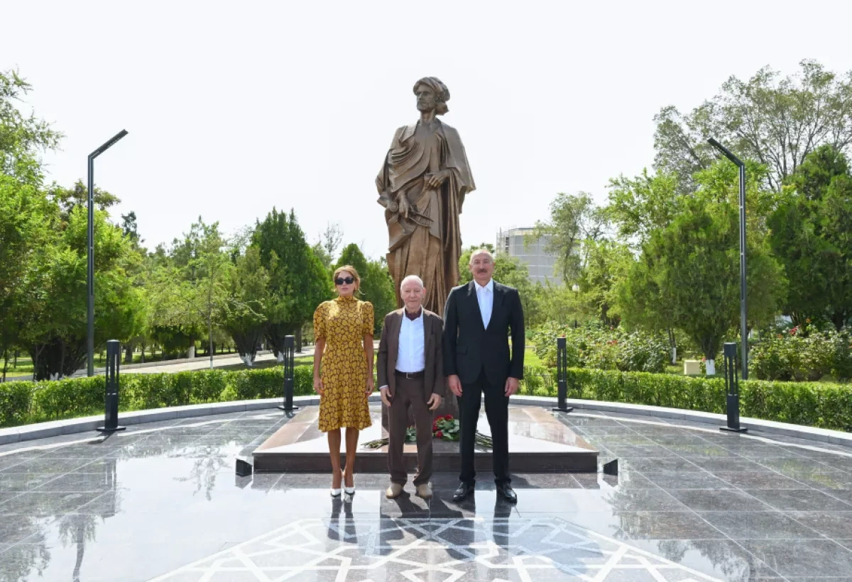 President Aliyev unveils monument honoring architect Ajami Nakhchivani PHOTO