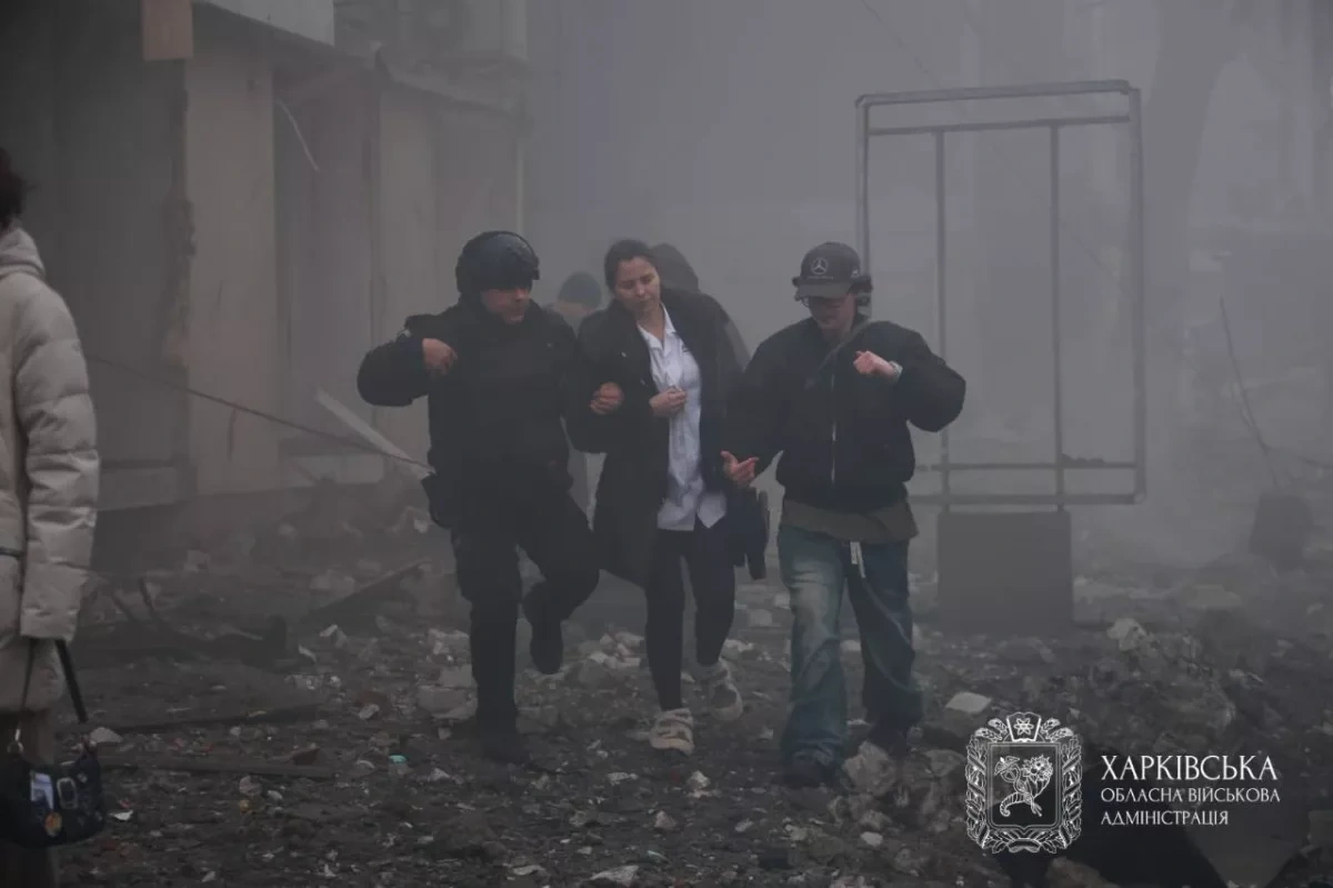 Bodies of child and woman found after missile strike in central Kharkiv photo