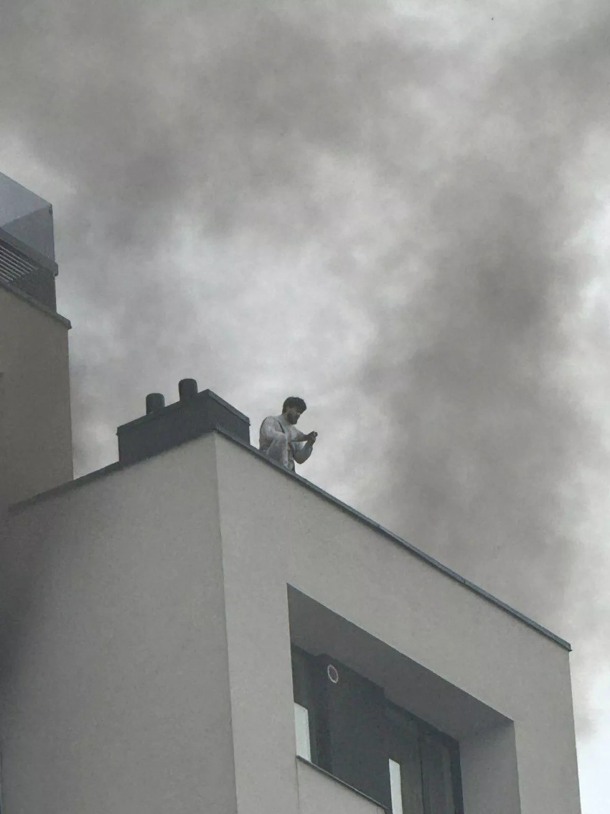 Fire erupts in high-rise residential building in Chisinau
 PHOTO/VIDEO