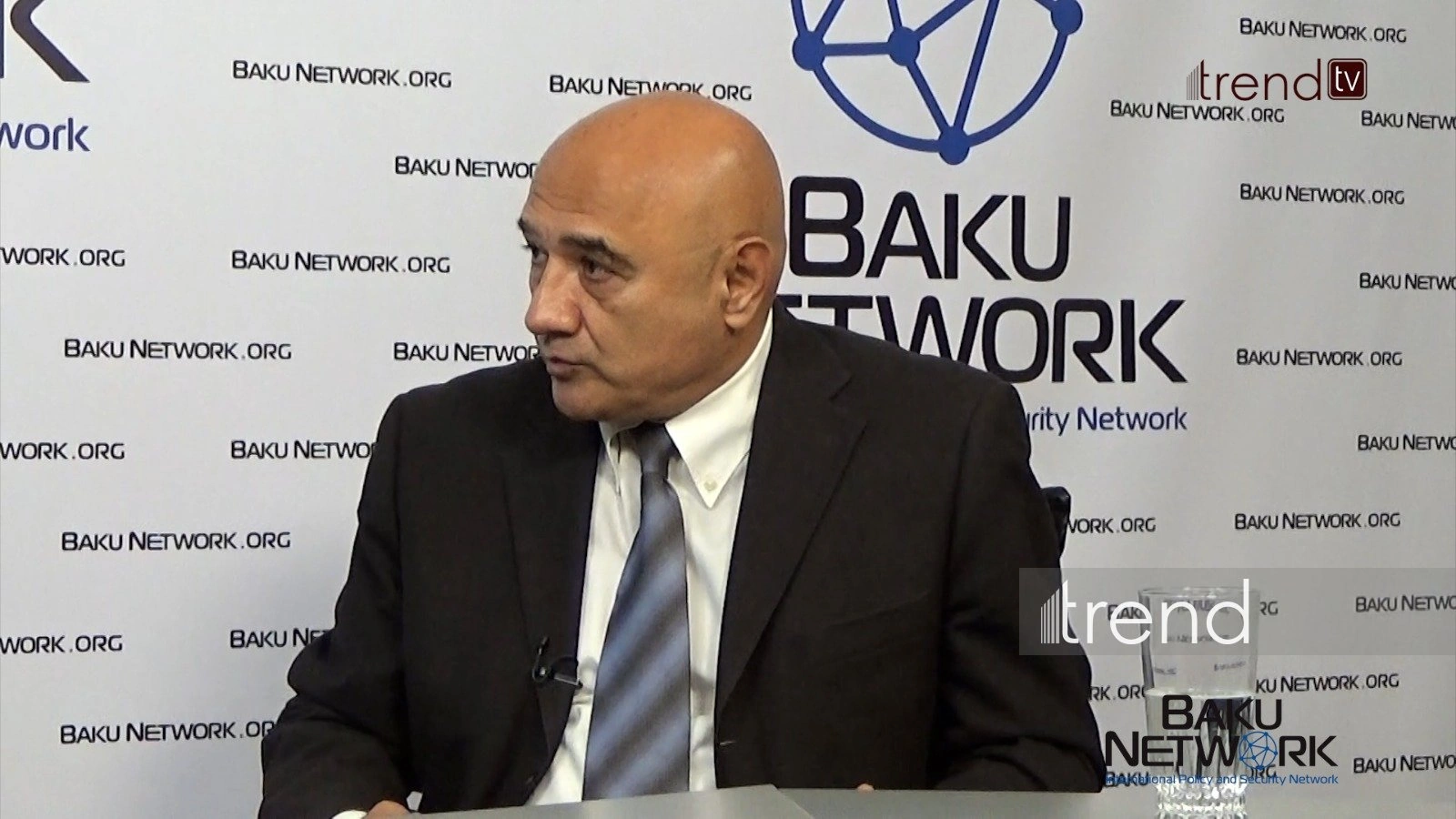 Azerbaijani artist calls for cultural conversations between Azerbaijan and Armenia (PHOTO/VIDEO)