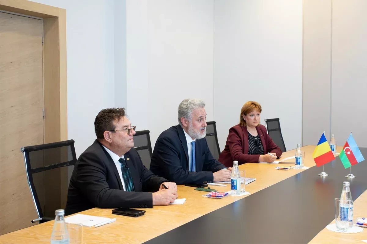 Azerbaijan, Romania discuss energy cooperation, green corridor project PHOTO