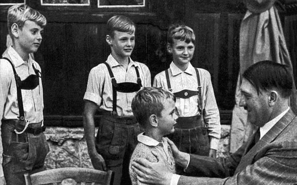 Tracing back origins of “Aryan” race mythos by Third Reich DW recounts Hitler’s French, British inspirations