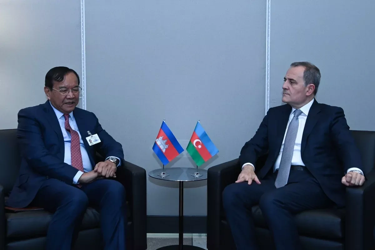 Azerbaijan, Cambodia discuss cooperation on mine clearance