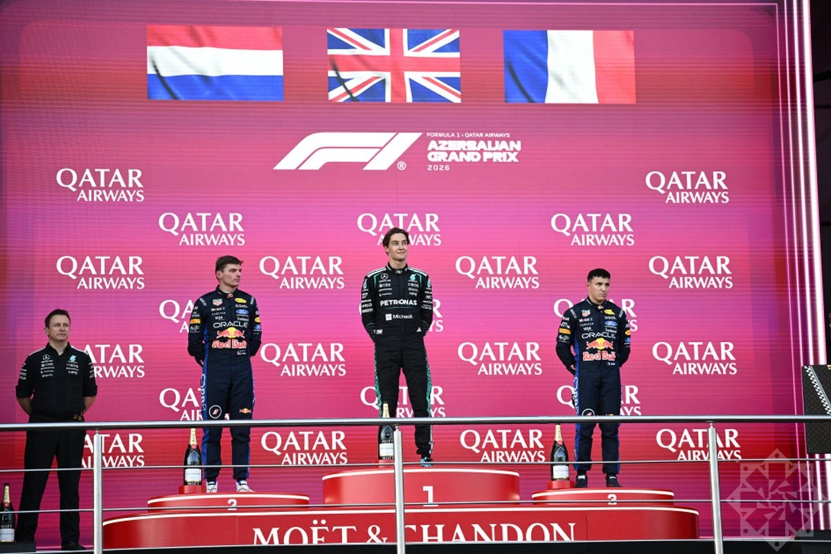 Baku hosts awarding of Formula 1 Azerbaijan Grand Prix winner (PHOTO)