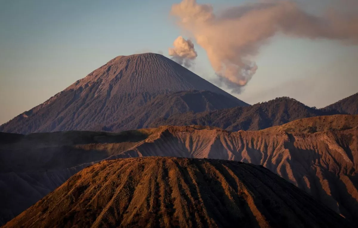 Indonesia’s Semeru volcano eruption sends ash 5.7 km into sky in East Java
