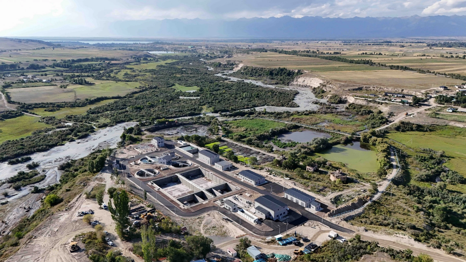Kyrgyzstan reviews construction of major infrastructure projects in Karakol city