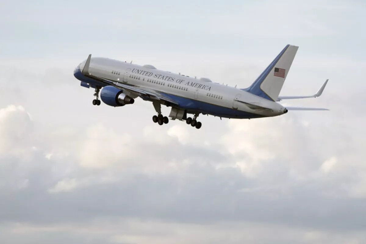 Helicopters deployed after drone approaches Trump’s aircraft video