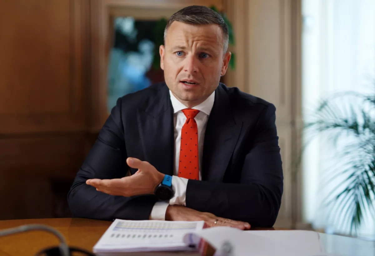 Where is the money, Mr President? Europe questions Zelenskyy over Ukraine’s finances