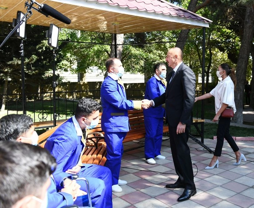 Chronicles of Victory (September 30, 2020): President Ilham Aliyev, First Vice President Mehriban Aliyeva meet with wounded servicemen undergoing treatment at Central Military Clinical Hospital of Defense Ministry (PHOTO/VIDEO)