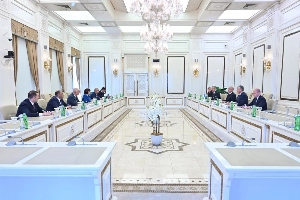 Azerbaijan parliament speaker meets Uzbekistan's prosecutor general (PHOTO)