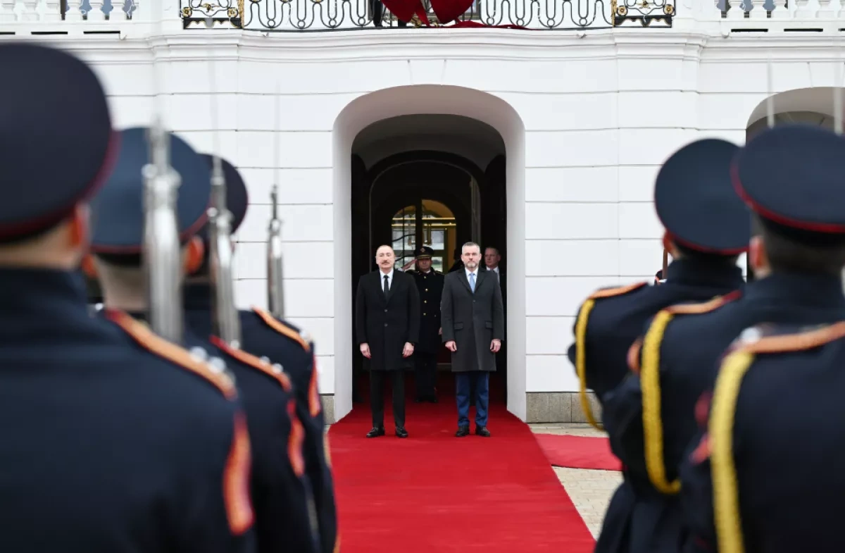 Bratislava rolls out red carpet for Azerbaijani president Grand welcome in Slovakia / PHOTO