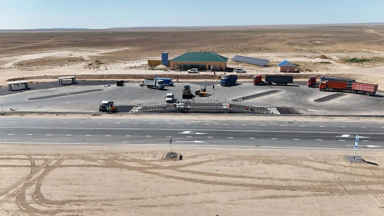Kazakhstan implements 14 road projects in 2026