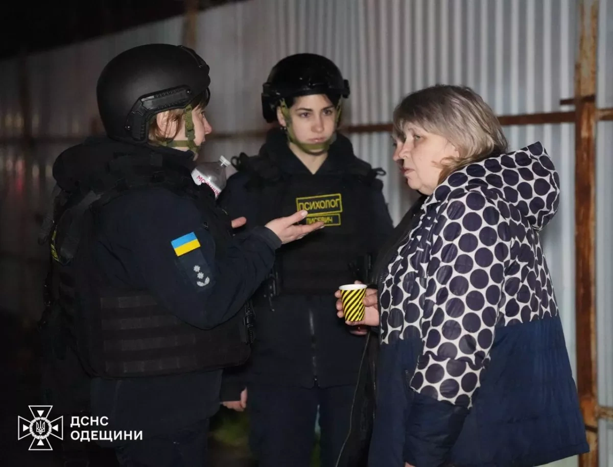 Overnight strike on Ukraine's Odesa kills three, including child VIDEO / PHOTO
