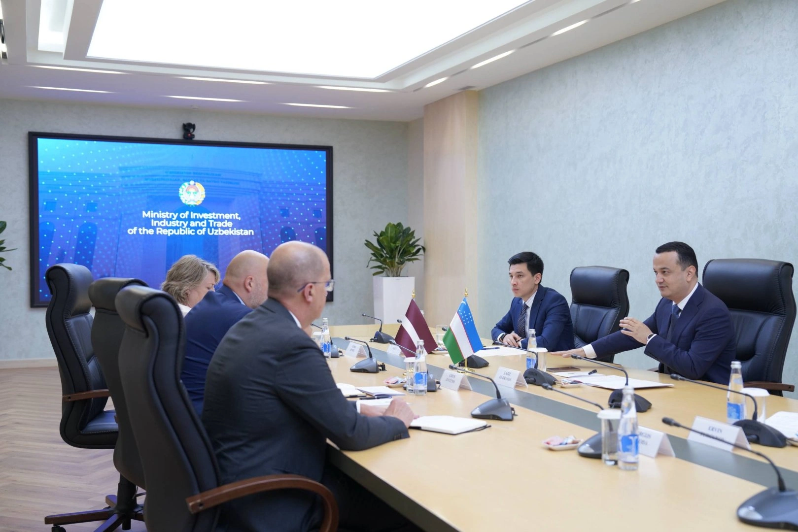 Uzbekistan, Latvia discuss joint business council, trade house in Tashkent