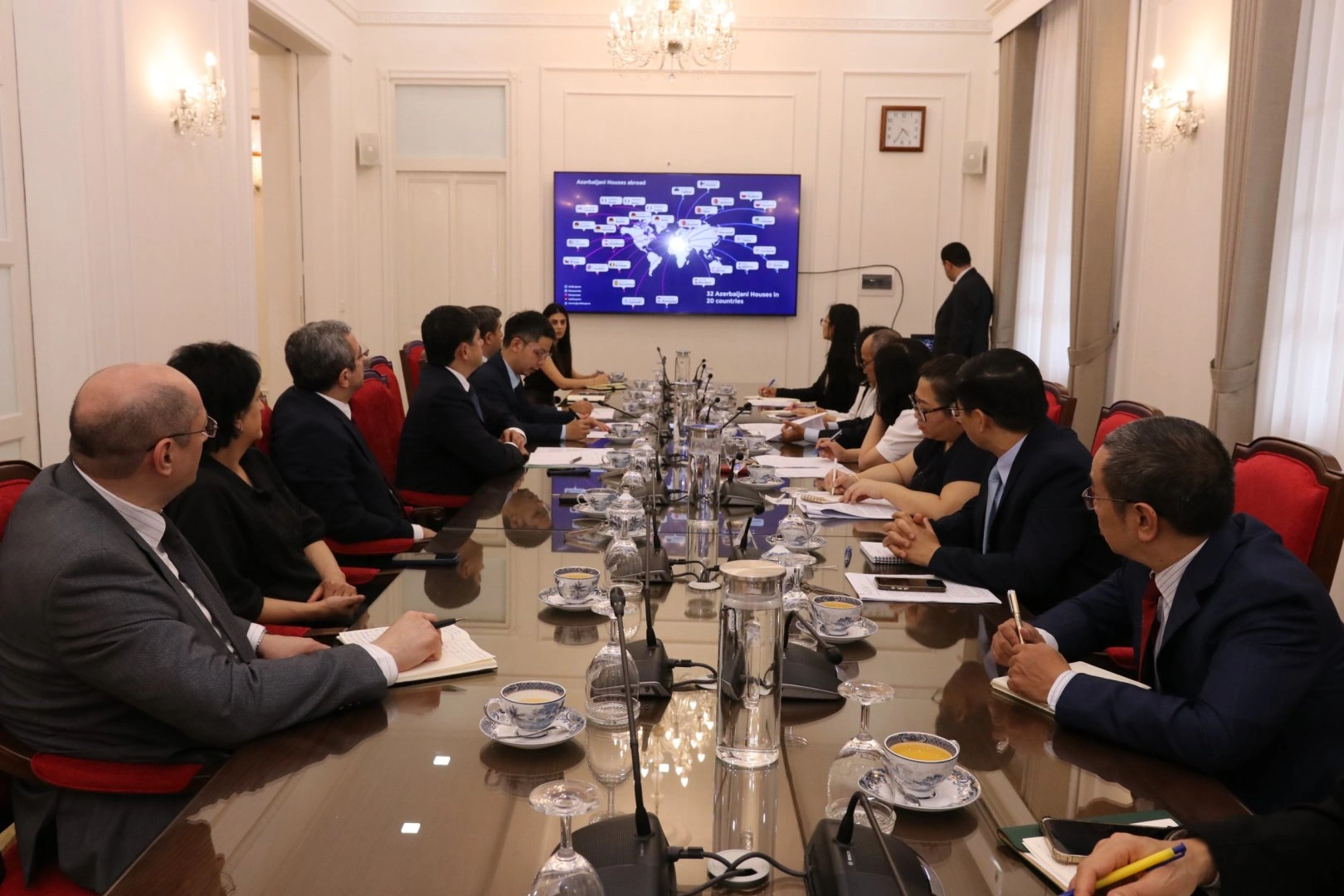 Azerbaijan, Vietnam discuss expansion of diaspora cooperation (PHOTO)