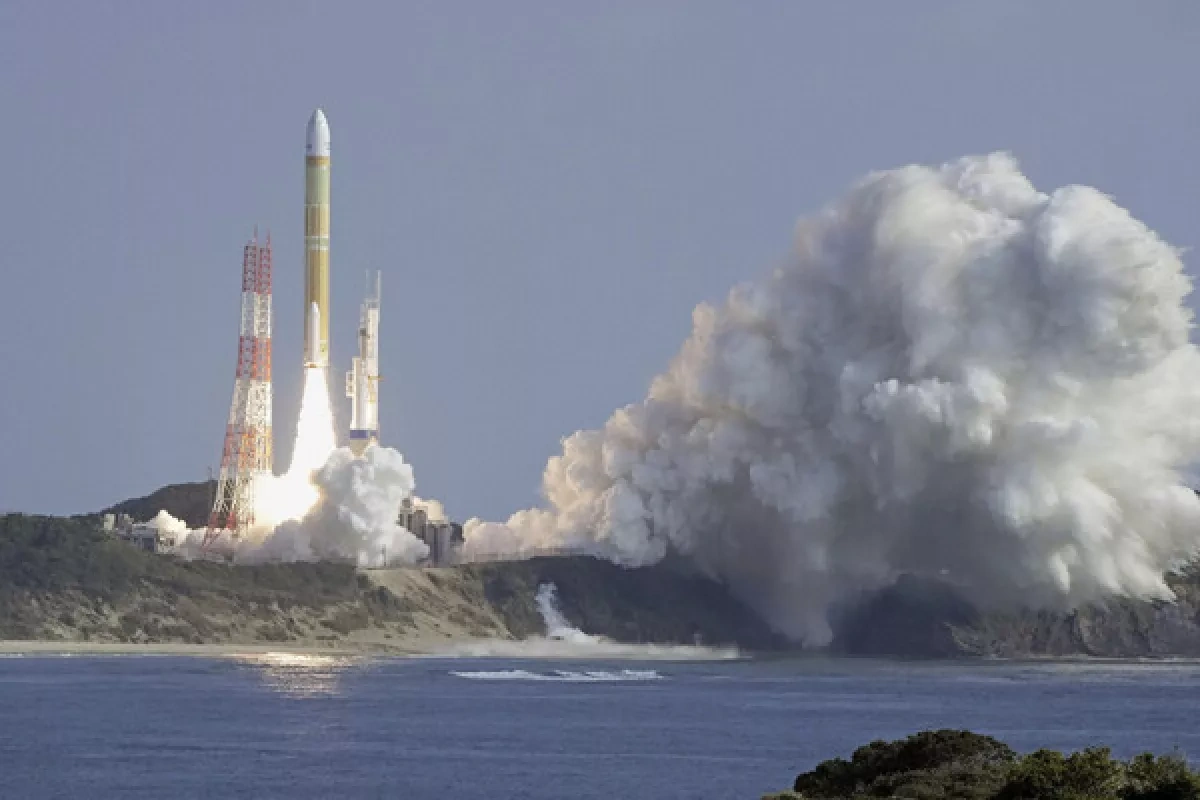 Japan approves creation of air, space self-defence forces