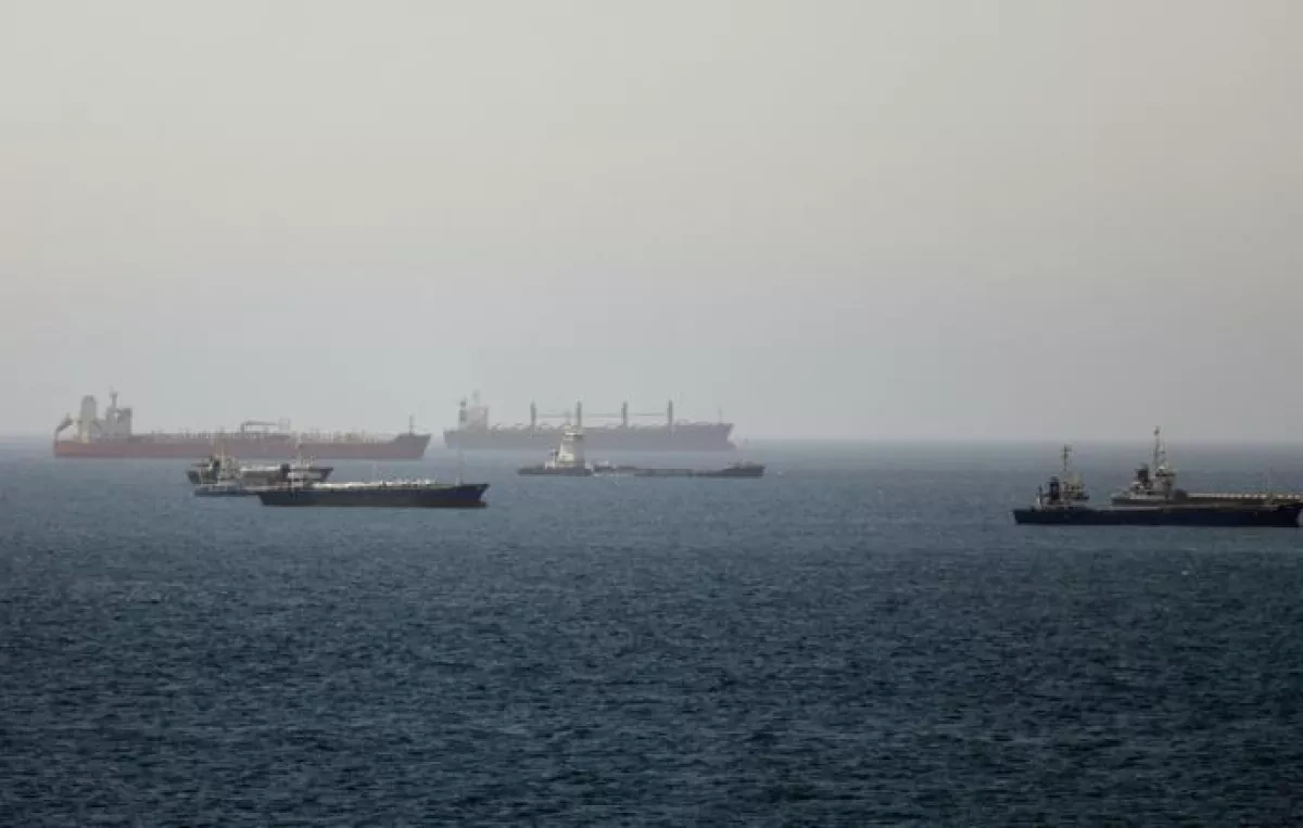 Media: Iran reopens Strait of Hormuz, imposes limits on ship traffic