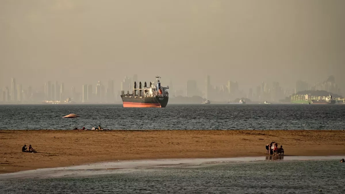 War and climate send global shipping costs to record highs