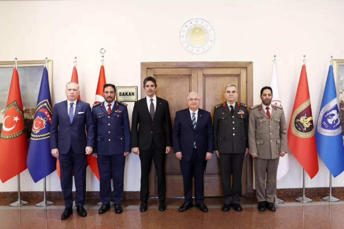 Turkish defence minister receives Qatari delegation following helicopter crash
