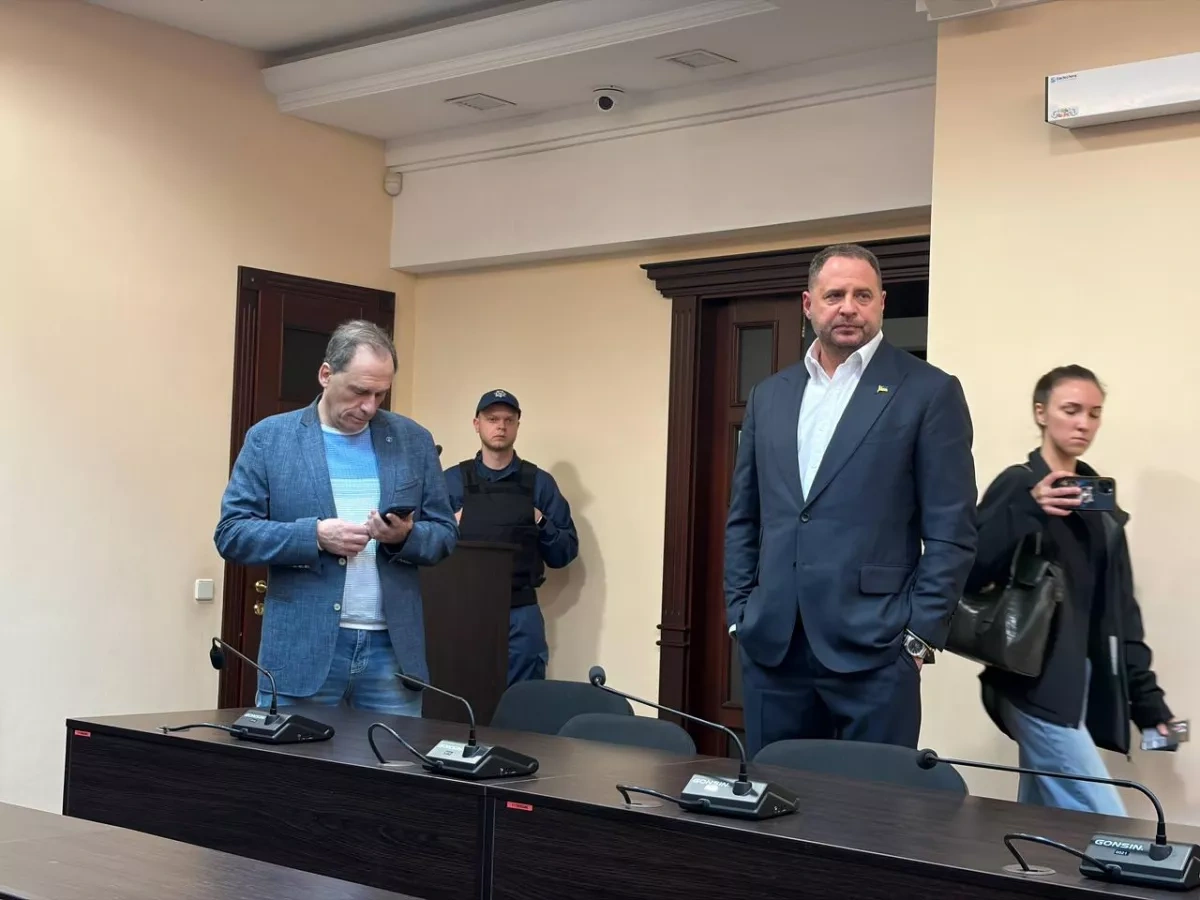 Ukrainian court orders arrest of former presidential office head