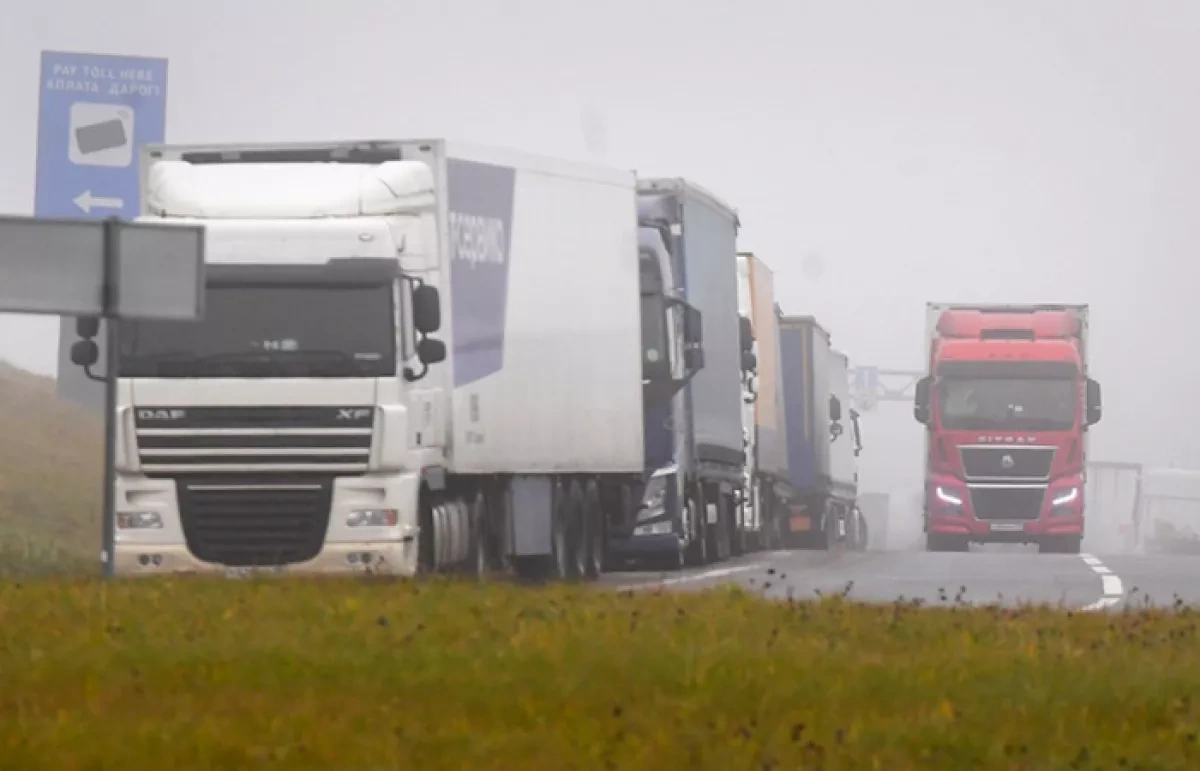 Lukashenko allows Lithuanian trucks to leave Belarus