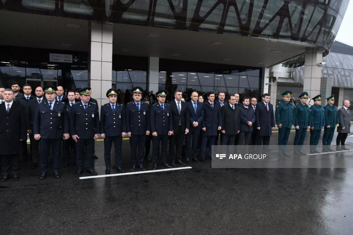 Minute of silence observed in memory of victims of AZAL plane crash PHOTO