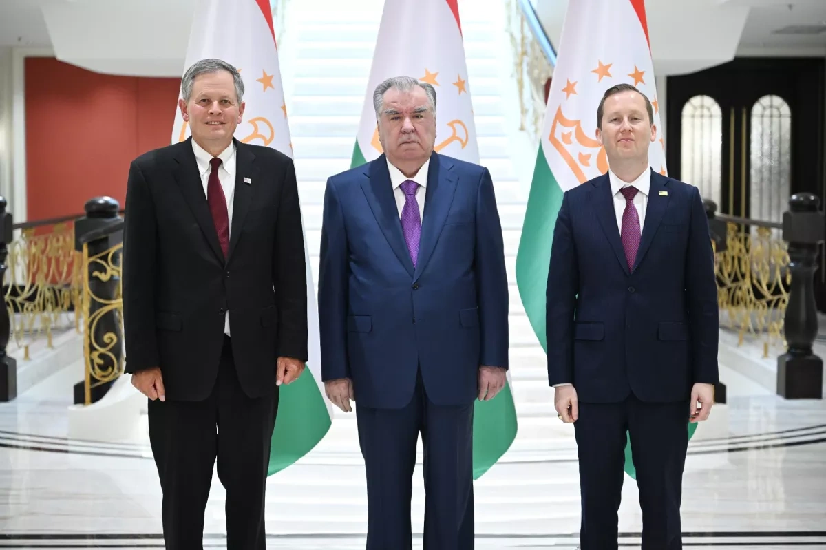 Tajikistan president, US envoy discuss bilateral cooperation