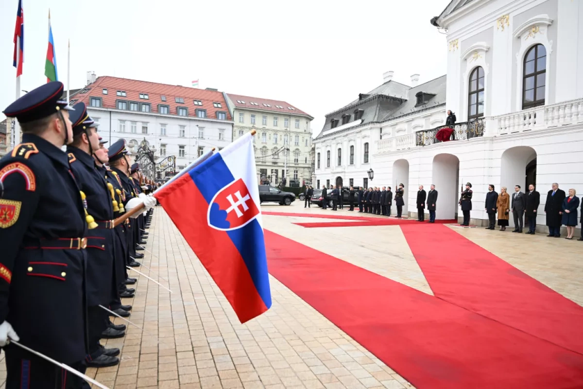 Bratislava rolls out red carpet for Azerbaijani president Grand welcome in Slovakia / PHOTO