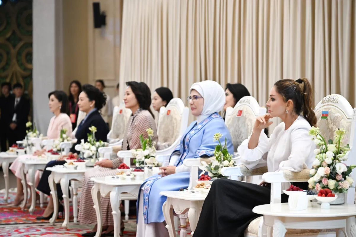 Azerbaijan’s first lady visits Ala Archa State Residence in Bishkek PHOTO