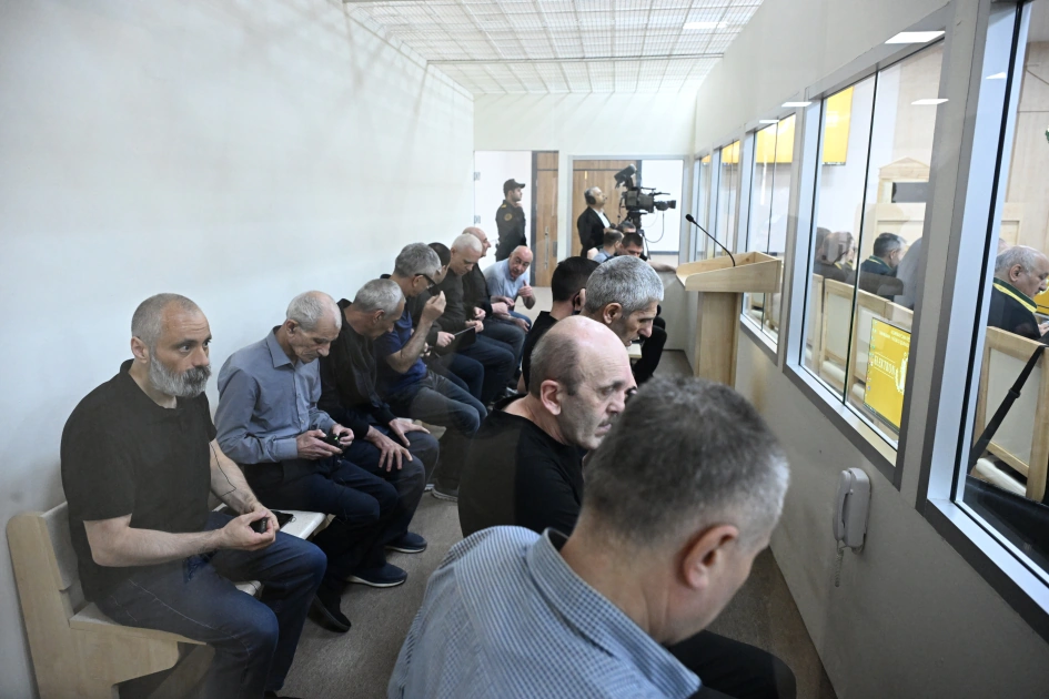 Baku court begins hearing appeals by Armenian citizens convicted of serious crimes (PHOTO)